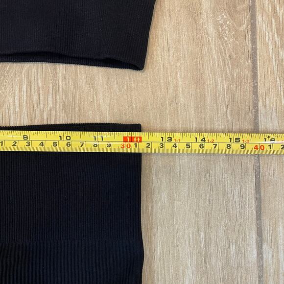 Ribbed Compression Workout Set Black 2 Piece Size Small Worn Twice | Retail $35 - Picture 7 of 9